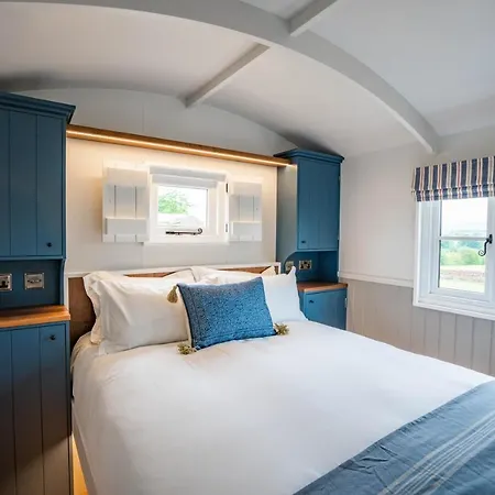 Inglewood Shepherd'S Huts Penrith Exterior photo