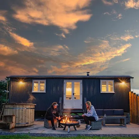 Inglewood Shepherd'S Huts Penrith Exterior photo